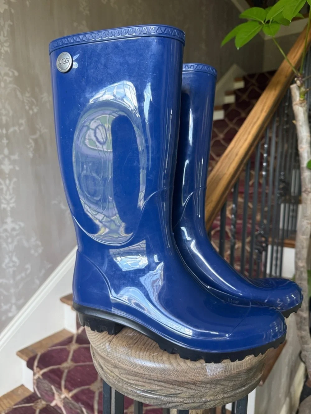 UGGS SHAYE ladies, cobalt blue rain, boot size 7 perfect condition